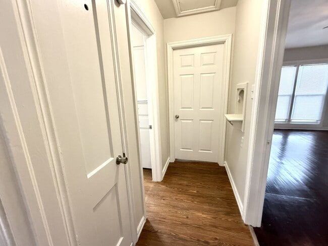 Building Photo - 33 8th Ave NW