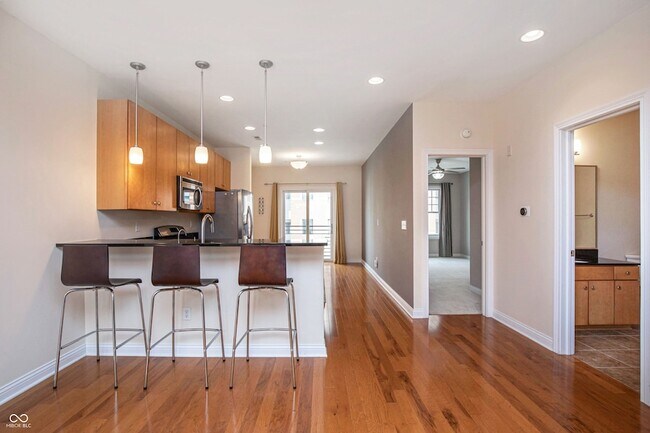 Building Photo - 517 N Park Ave