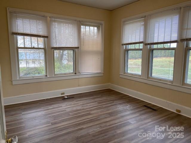 Building Photo - 138 1545