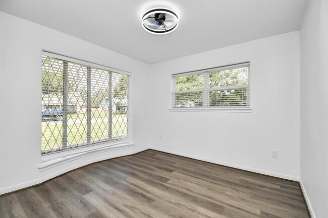 Building Photo - 136 Cherry Tree Ln