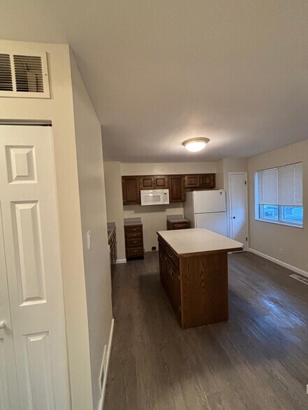 Building Photo - 6108 Hickory Hill Ln