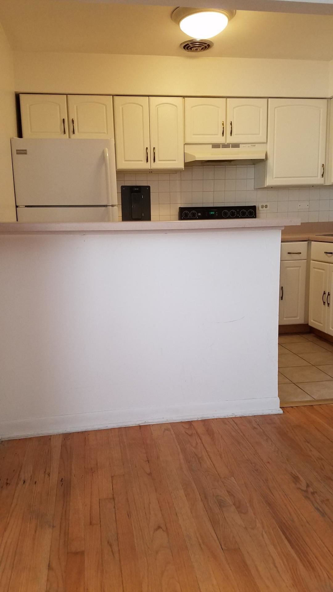 Building Photo - 420 W Aldine Ave