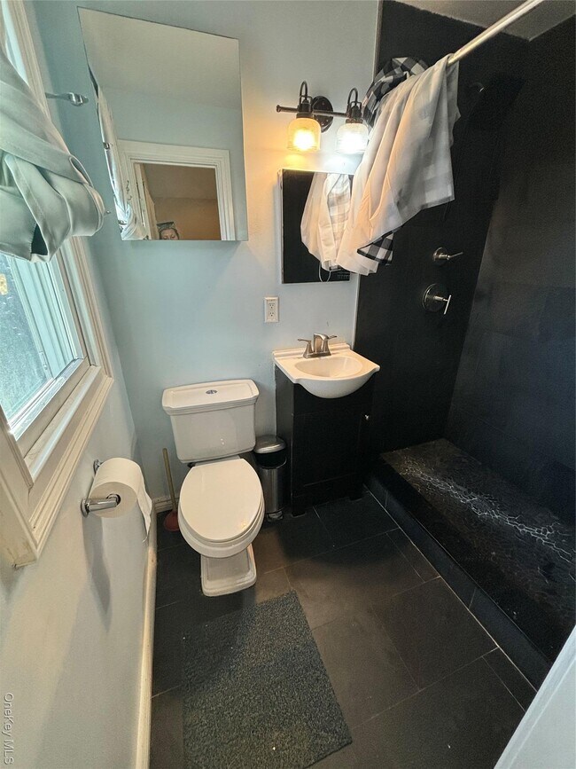 Building Photo - 158 Noel Dr