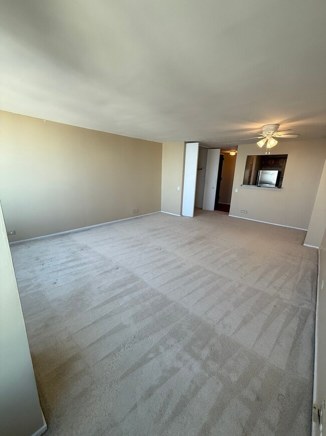 Building Photo - 1030 N State St