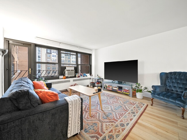 Building Photo - 6118 N Sheridan Rd