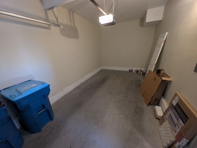 Building Photo - 10180 Delray Beach Ave