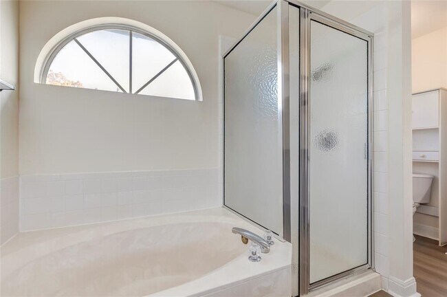 Building Photo - 8116 Forest Heights Ln