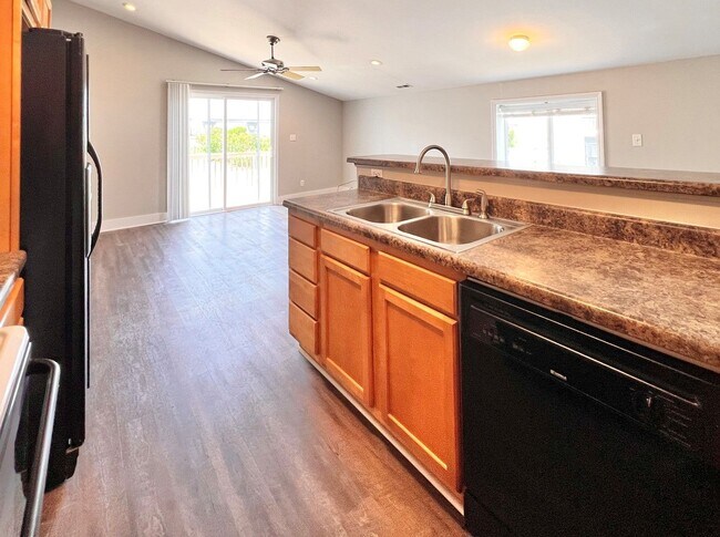 Building Photo - 2 Bedroom Apartment in Surf City
