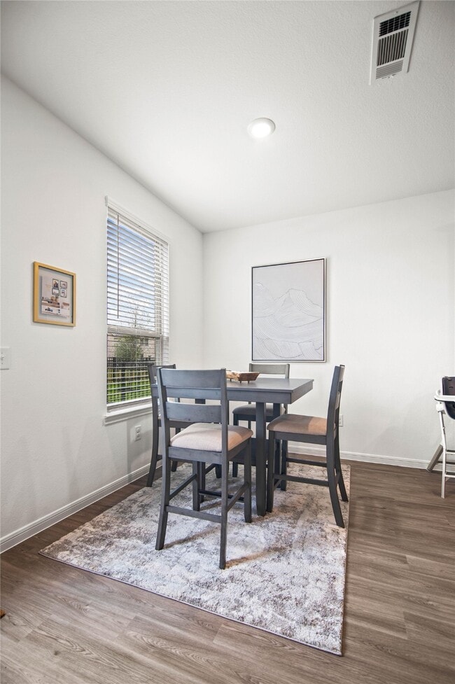 Building Photo - 1001 Caramel Shrs Dr