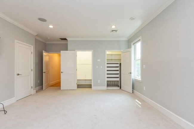 Building Photo - 37 Philbrick Rd