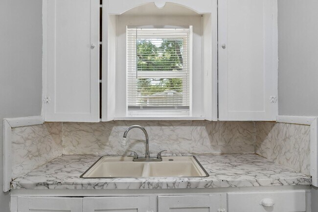 Building Photo - 2 bed, 1 bath home in Lexington, OK