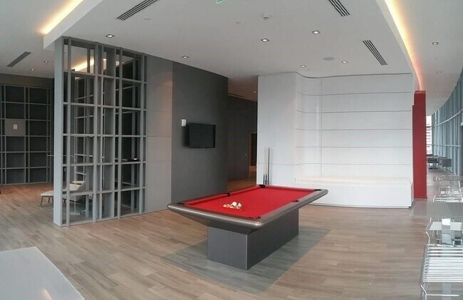 Building Photo - 1100 S Miami Ave