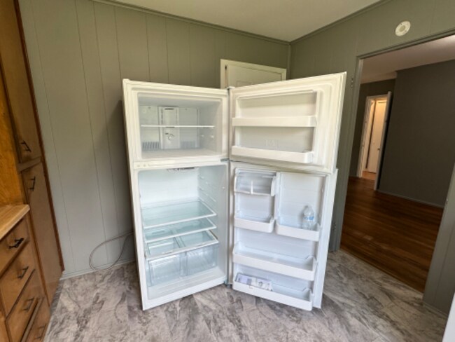 Building Photo - 205 Chambers St