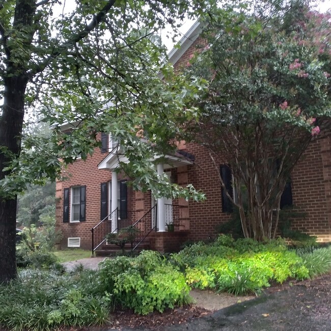 Building Photo - 4924 Lippingham Dr