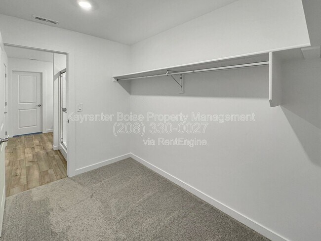 Building Photo - 4119 W Perspective St