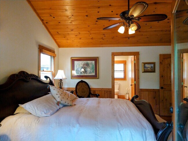 Building Photo - 386 Arbor Dr