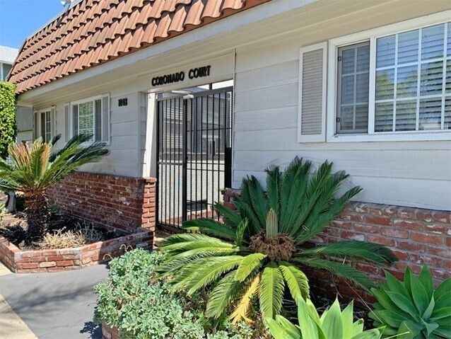 Primary Photo - 1048 Coronado Avenue,