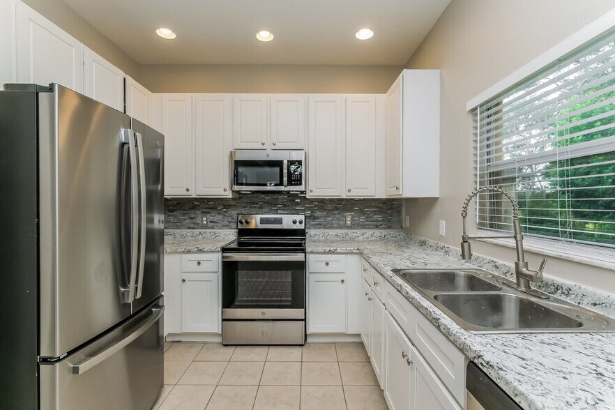 Building Photo - 3810 Braemere Dr
