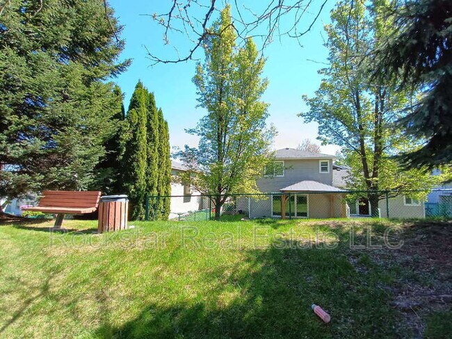 Building Photo - 6720 S Moran View St
