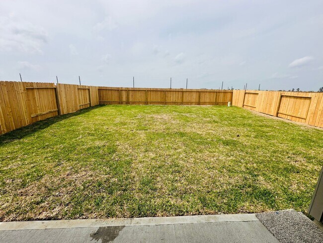 Building Photo - 24315 Saddlestone Green Dr