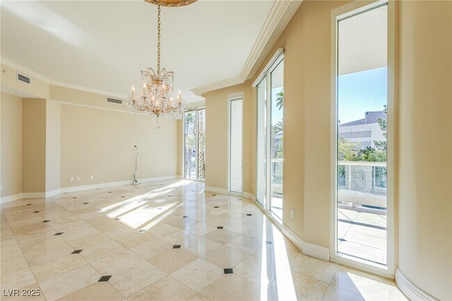 Building Photo - 2857 Paradise Rd