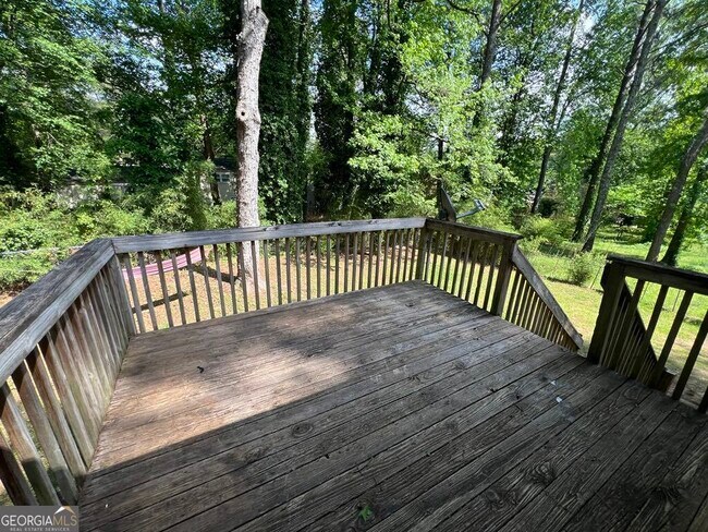 Building Photo - 7600 Suwannee Ct