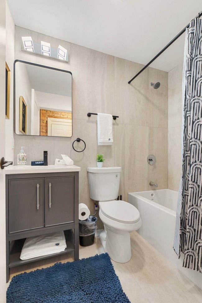 Building Photo - 618 W Patterson Ave