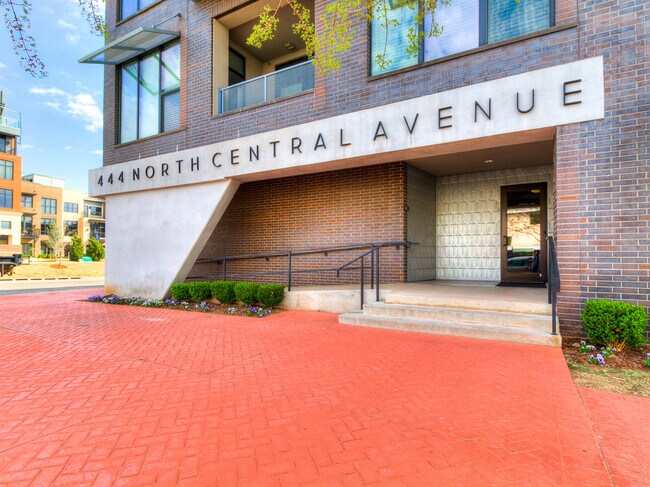 Building Photo - 444 N Central Ave