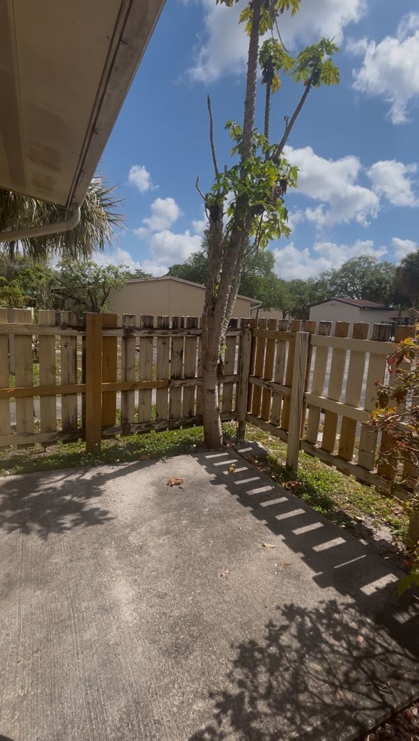 Building Photo - Limited-Time Offer: Get 1 Month FREE Rent ...