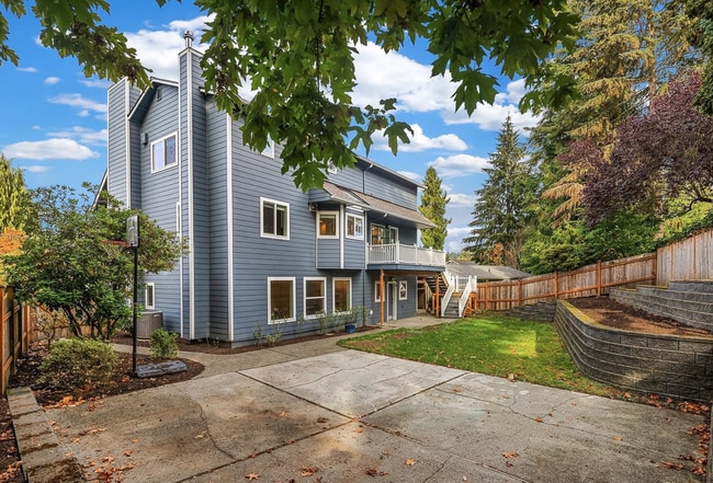 Building Photo - 18811 SE 42nd St