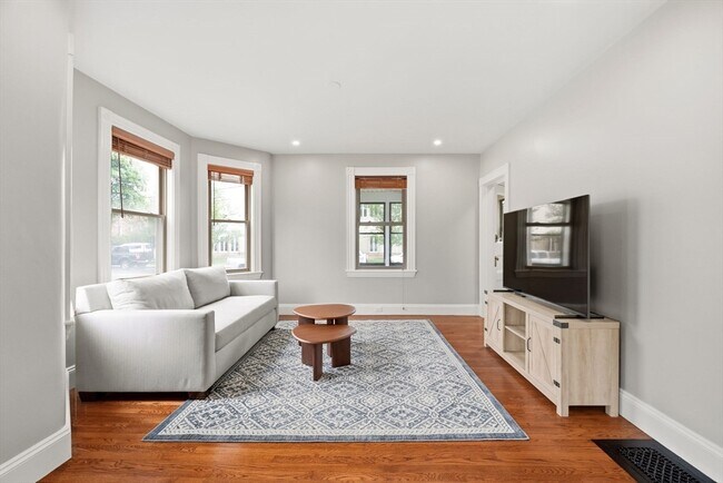 Building Photo - 309 Hillside Ave