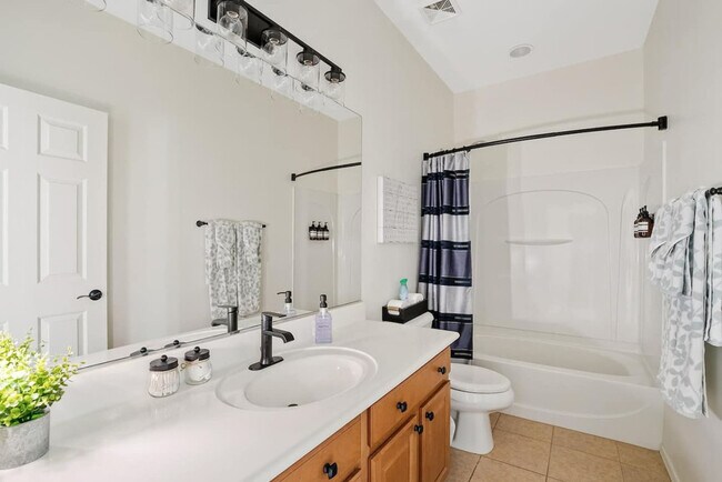 Building Photo - 488 E Diamond Trail