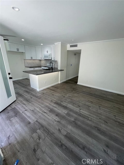 Building Photo - 5743 Klump Ave