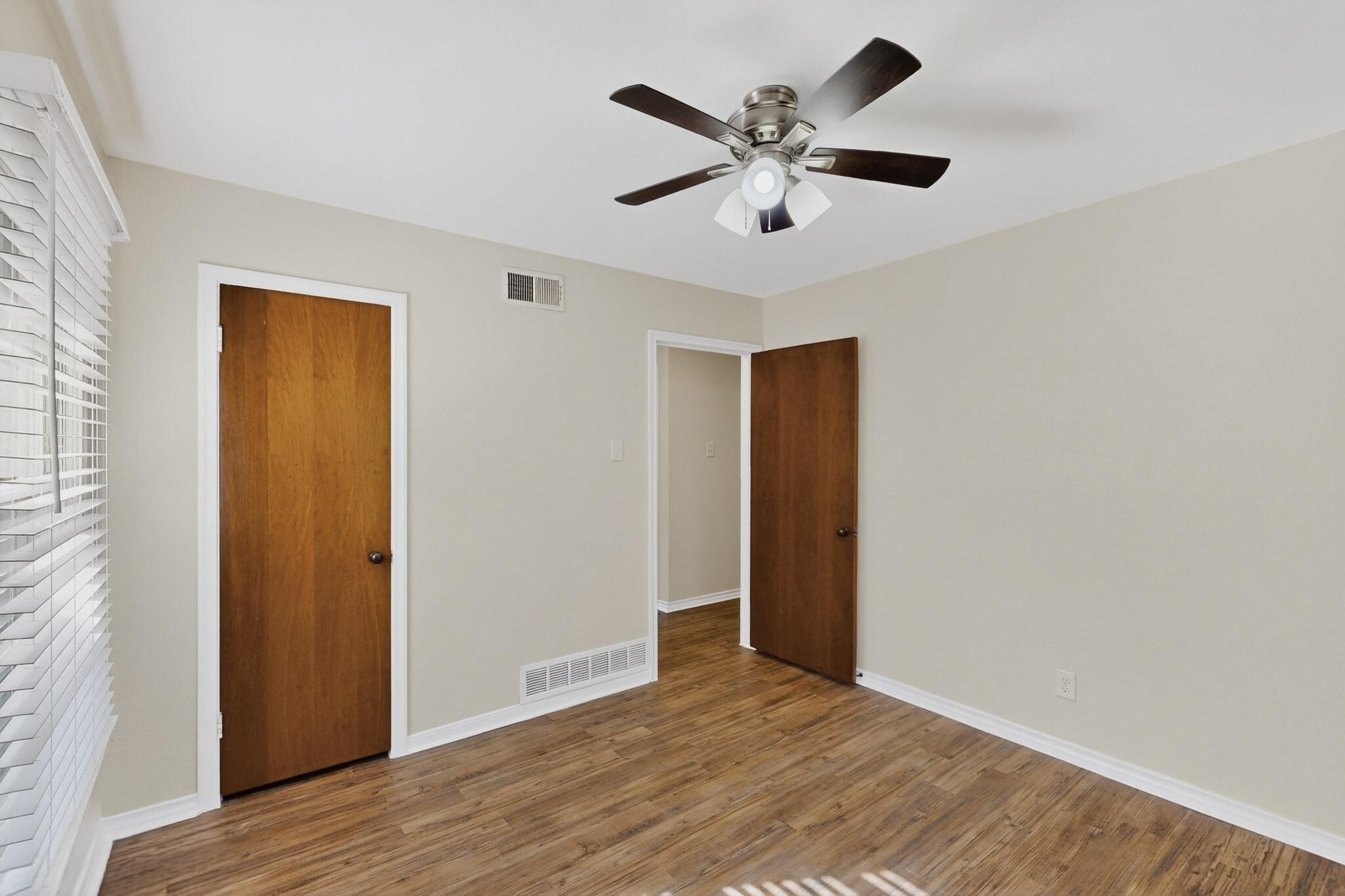 Building Photo - 2207 Housley Dr