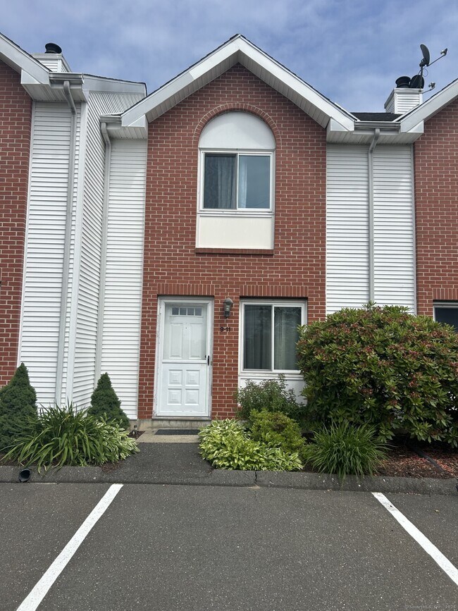 Primary Photo - 585 Park Rd