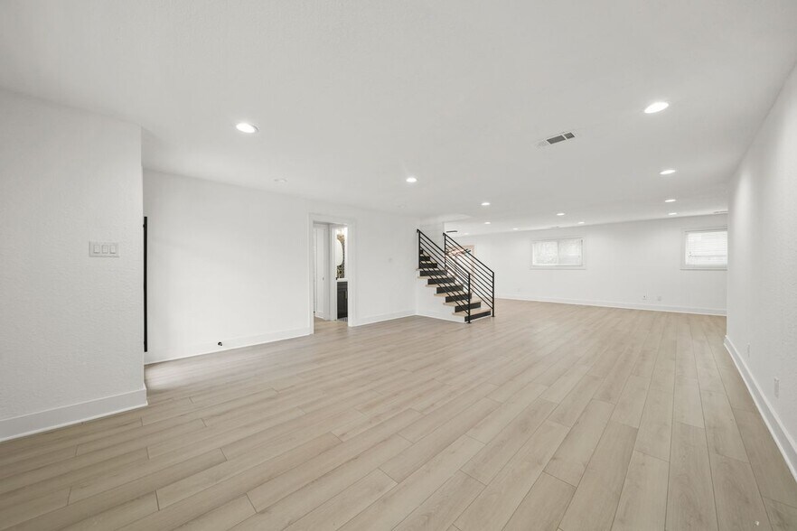 Building Photo - 6010 Rutherglenn Dr