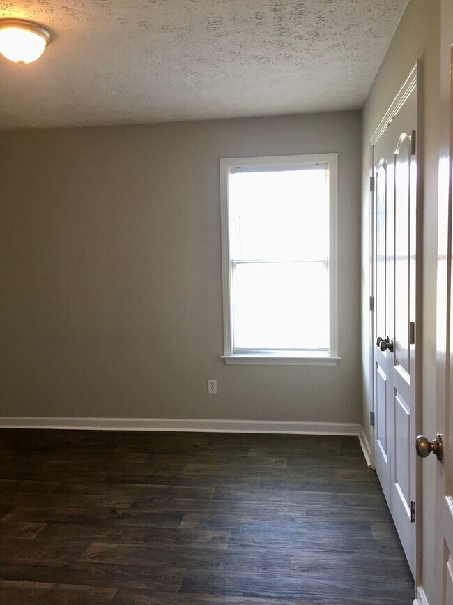 Building Photo - 3 Bedroom 2 bath  Medina Area