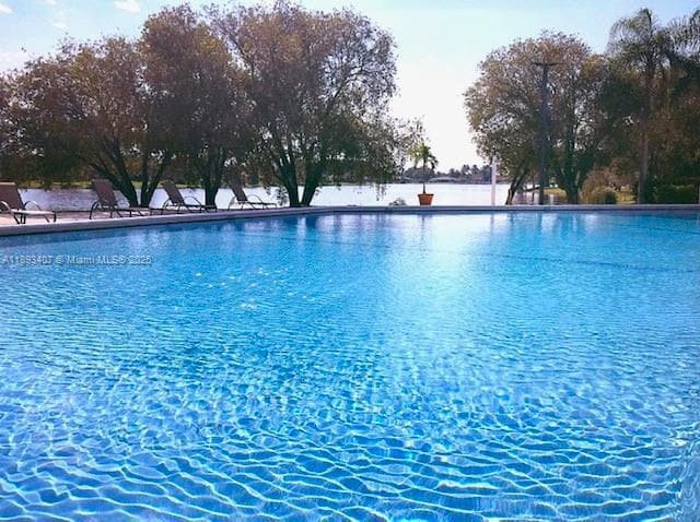 Building Photo - 16530 Royal Poinciana Ct