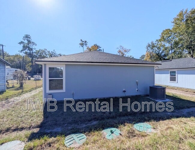 Building Photo - 8455 Buttercup St