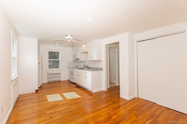 Building Photo - 90 Reade Ave