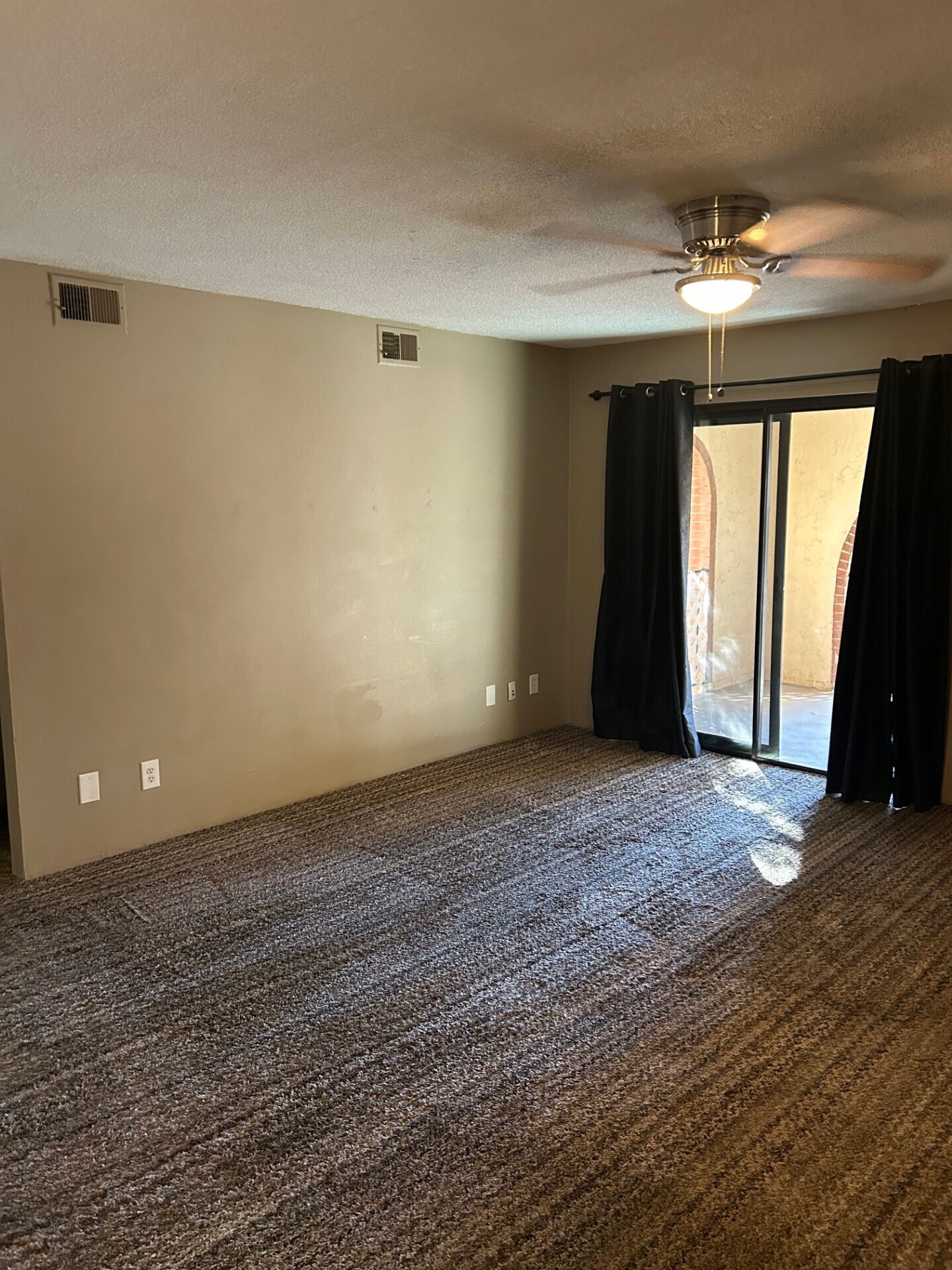 Building Photo - 451 W Yucca Ct