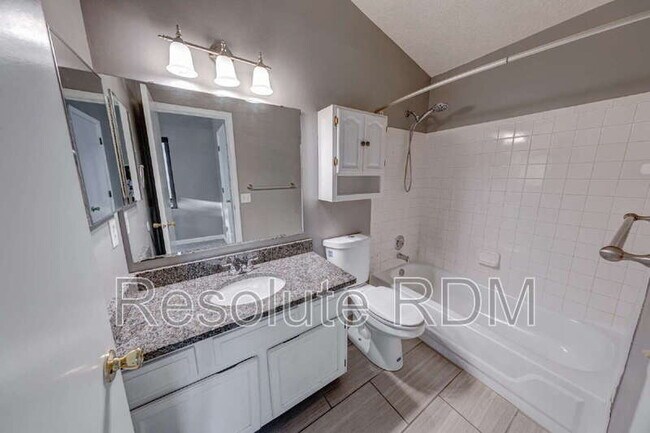 Building Photo - 4470 Village Ln