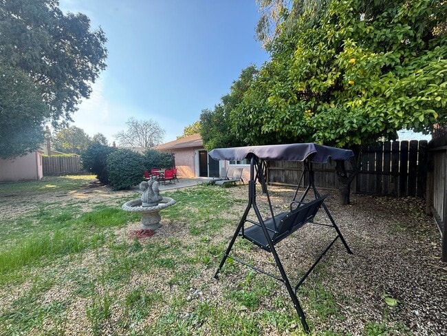 Building Photo - Beautiful Single-Story Gem in Vacaville!