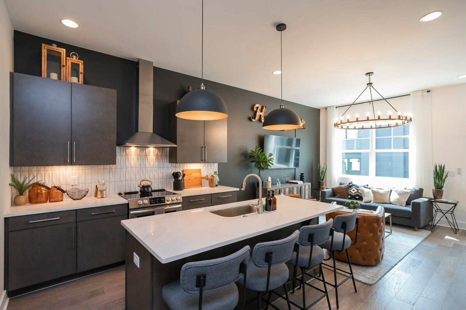 Building Photo - 1405 Napoleon St