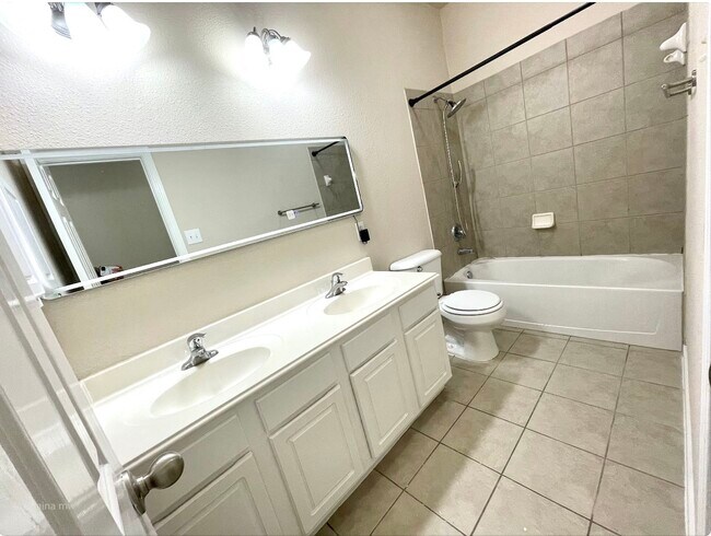 Building Photo - 38 Robin Caper Ct