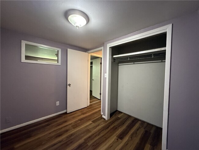 Building Photo - 705 N Rowland St