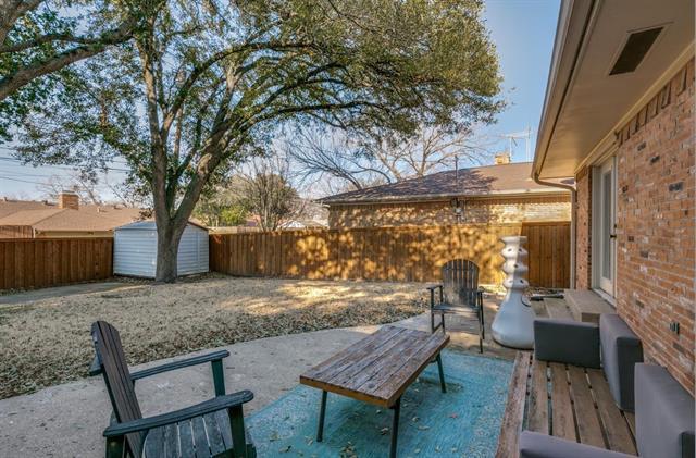 Building Photo - 8349 Londonderry Ln