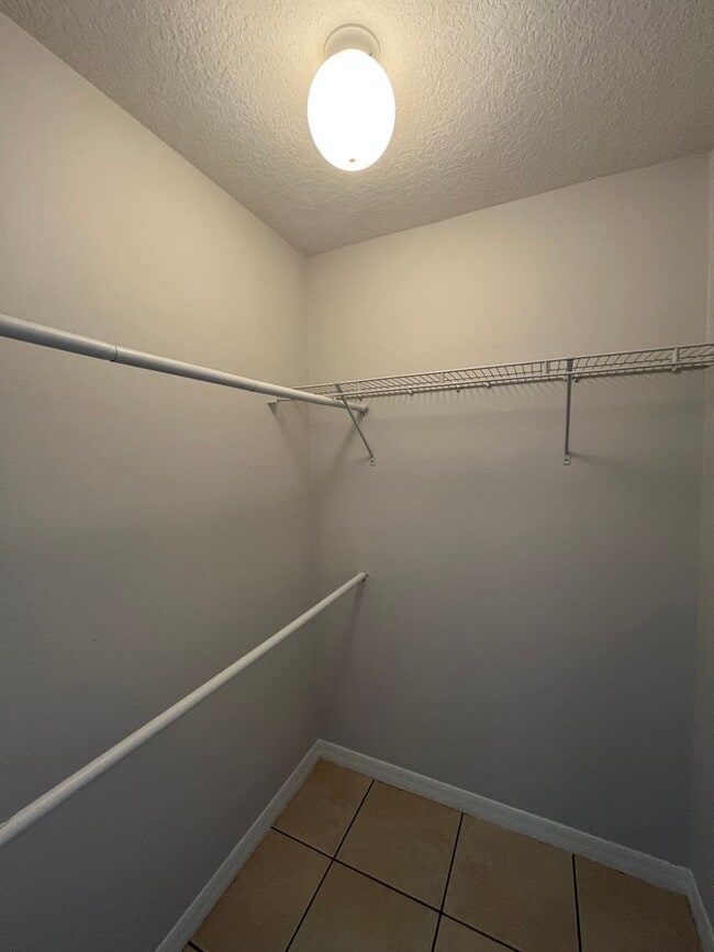 Building Photo - 133 Plainview Dr