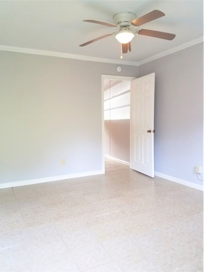 Building Photo - 109 Forest Lake Ln