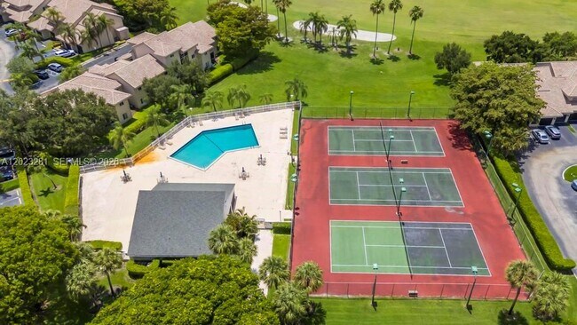Building Photo - 16320 Malibu Dr